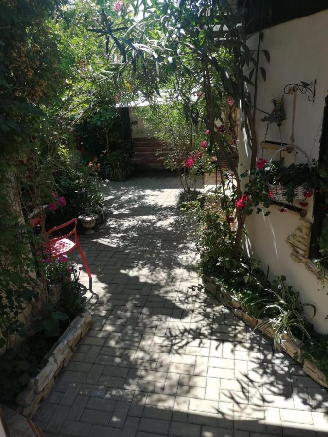 Magnoliia Hotel Сухуми Екстериор снимка