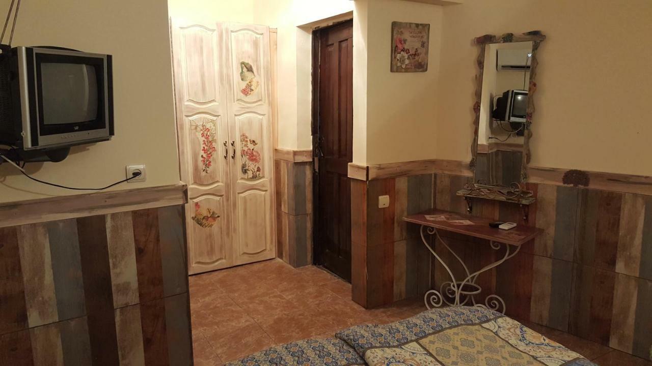 Magnoliia Hotel Сухуми Екстериор снимка